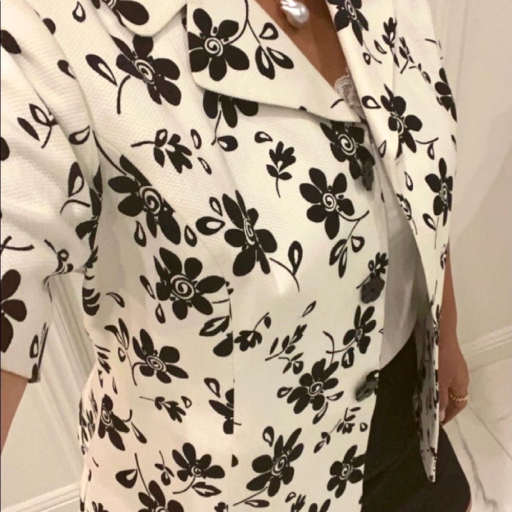 Le Suit 2pcs Blazer and Skirt set 10P BLK & WHT